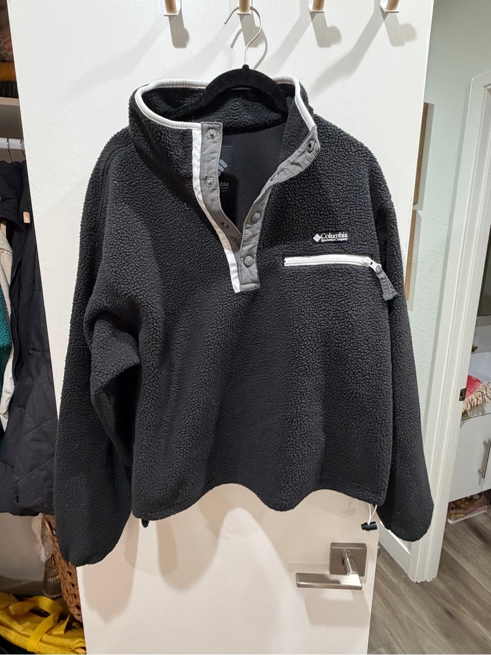 Columbia Black Sherpa Pullover with Gray Trim
